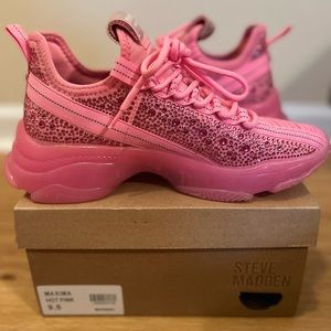 Womes STEVE MADDEN MAXIMA HOT PINK Rhinestone sneaker